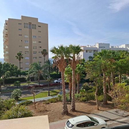 Central 2-Bed Apartment In Estepona Port Buitenkant foto