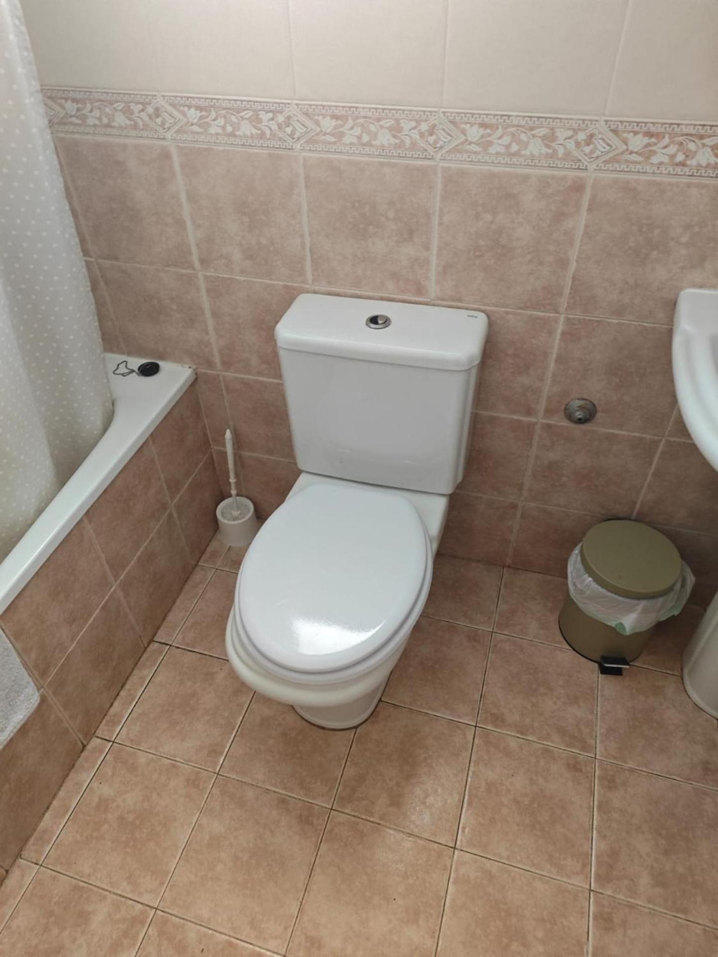 Central 2-Bed Apartment In Estepona Port Buitenkant foto